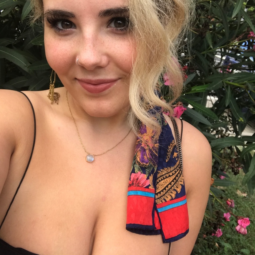Meet your Posher, Megan jane